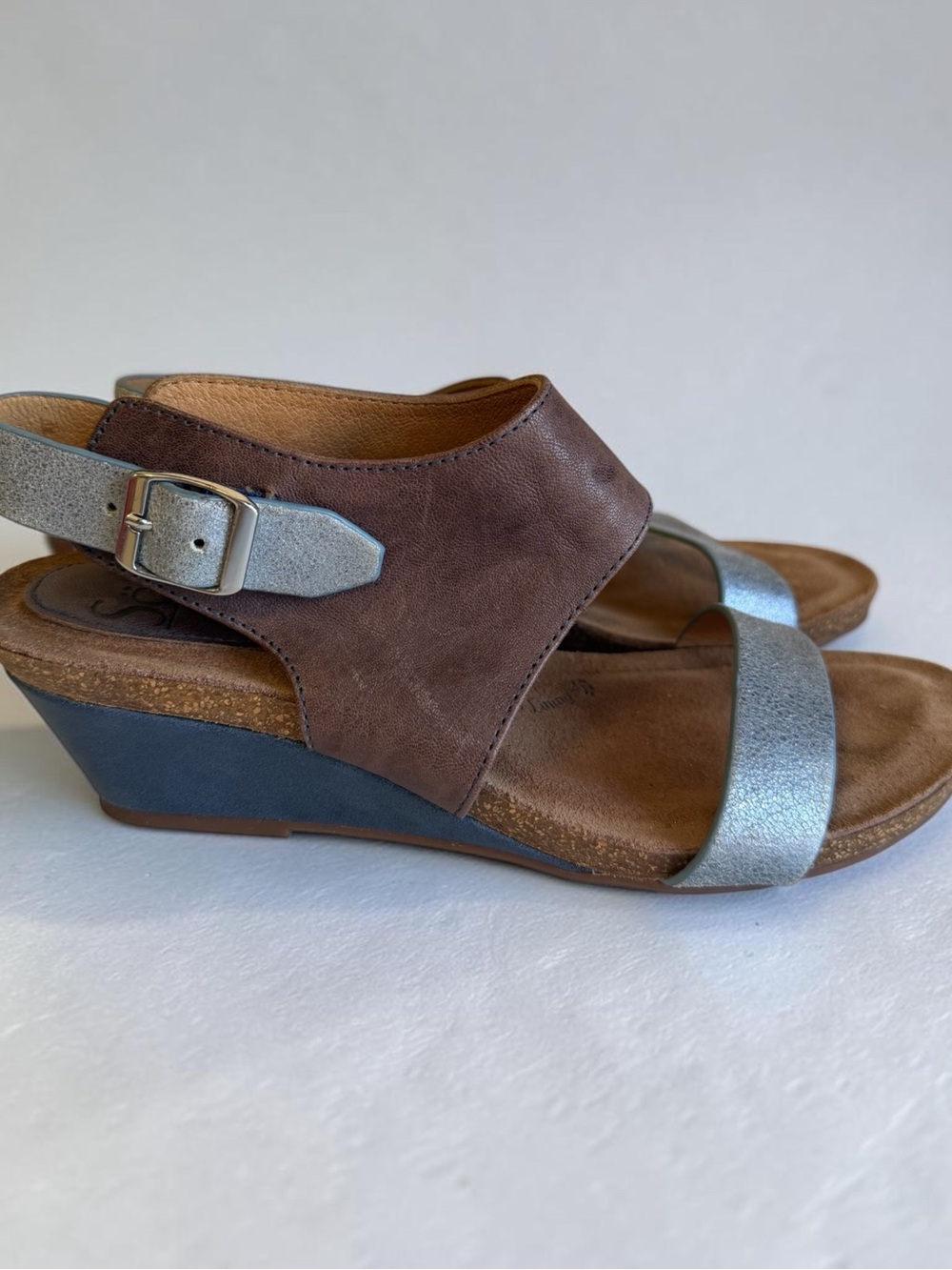 Söfft Vanita Women’s 7 Denim Blue Leather Wedge Sandals Ankle Strap w/ Box